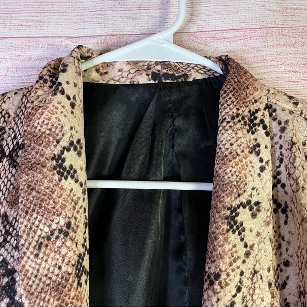 Beautiful Open Front Snake Print Blazer Jacket Si… - image 7